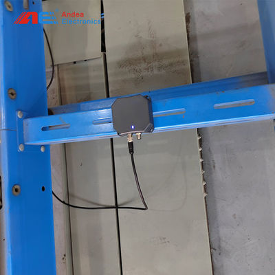 القارئ المتكامل UHF RFID بعيد المدى مع RS232 RS485 TCP قراءة النطاق 0-3 متر